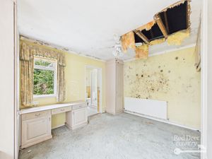 Bedroom 1- click for photo gallery